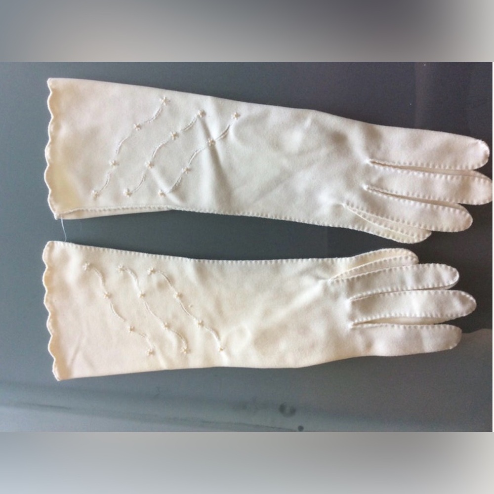 Vintage 1950s Ivory Embroidered Long Gloves